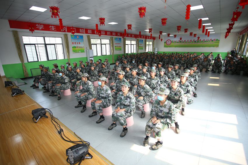 小孩不读书要怎么办 父母应该怎么跟孩子沟通(图1)