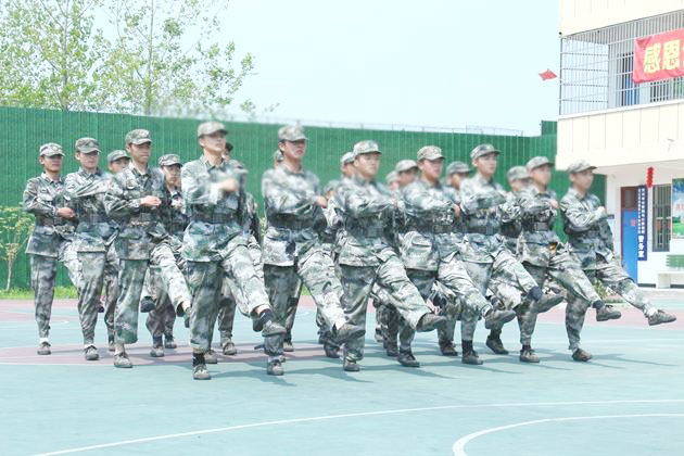 叛逆管教学校(叛逆学校建议这样和叛逆孩子沟通)(图1)