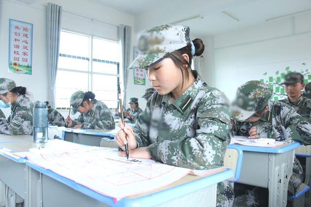 叛逆小孩教育学校(叛逆孩子管教学校谈亲子关系)(图1)